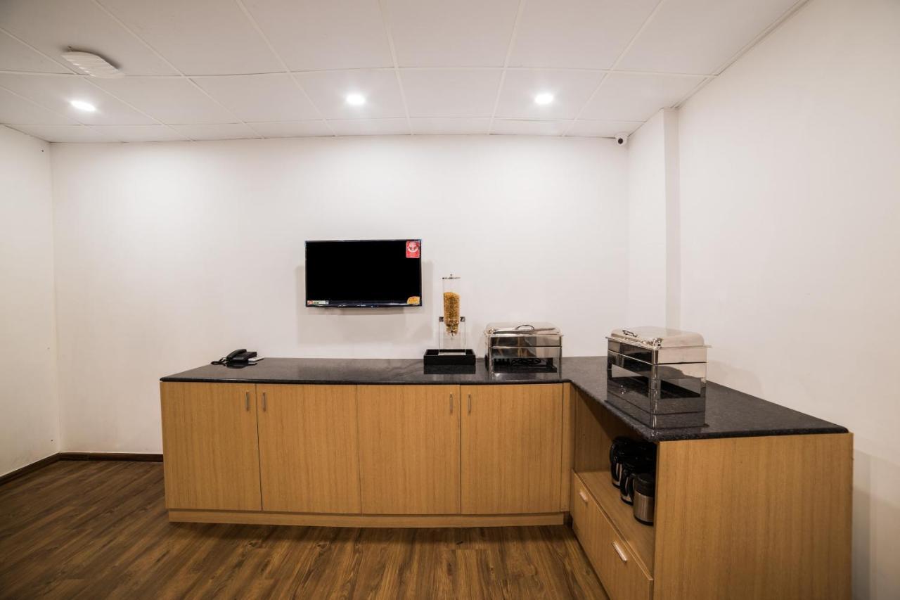 Oyo Townhouse 086 Pankha Road Hotel New Delhi Luaran gambar