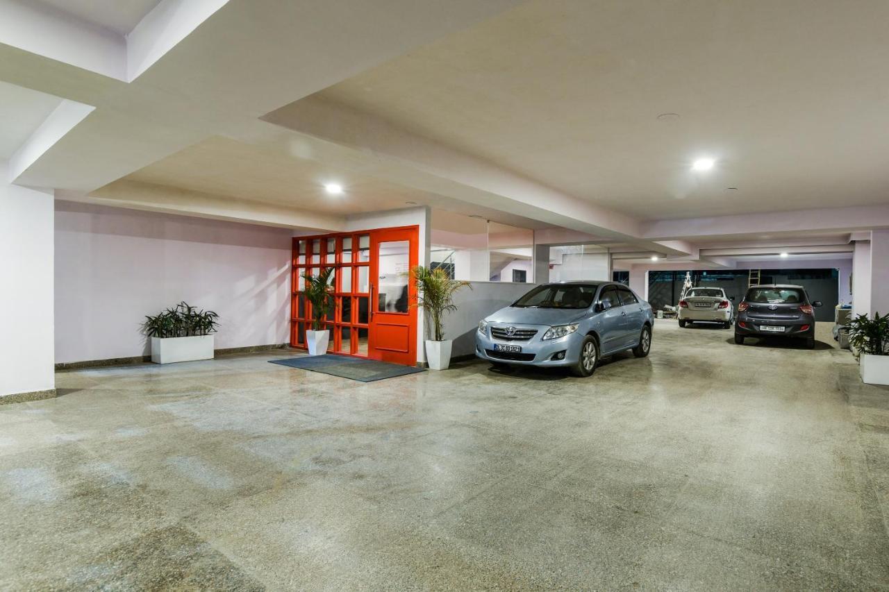 Oyo Townhouse 086 Pankha Road Hotel New Delhi Luaran gambar