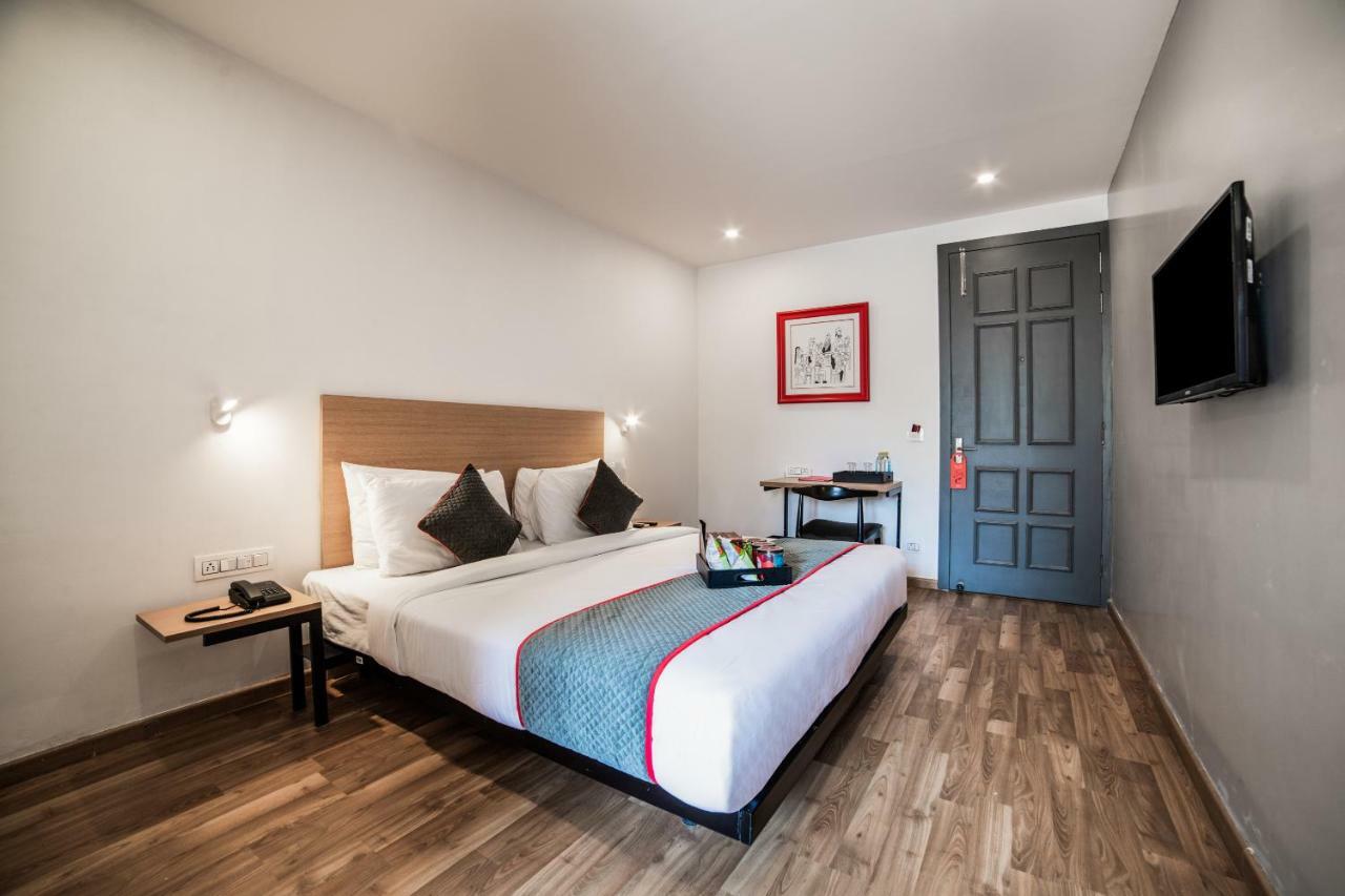 Oyo Townhouse 086 Pankha Road Hotel New Delhi Luaran gambar